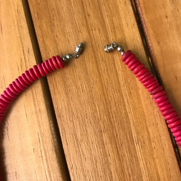 ☀️WEEKEND SALE☀️ ☀️Chunky painted wooden and jagged bead statement necklace - Picture 2 of 7